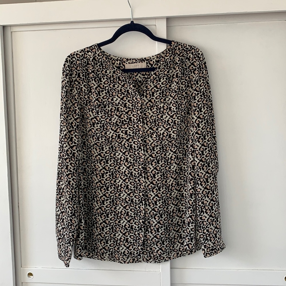 Ann Taylor LOFT • Leopard Print Blouse • Size M